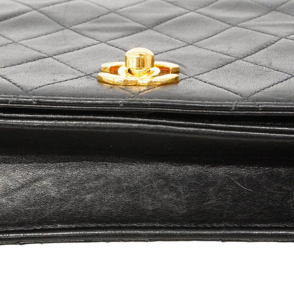 【6ga0009】シャネル ショルダーバッグ マトラッセ チェーンショルダー ラムスキン ブラック ゴールド金具【中古】レディース