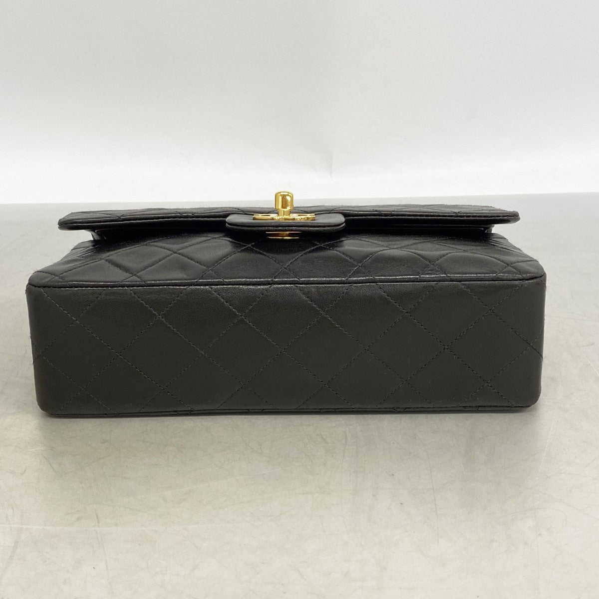 【6ga0027】シャネル ショルダーバッグ マトラッセ Wフラップ Wチェーン ラムスキン ブラック ゴールド金具【中古】レディース
