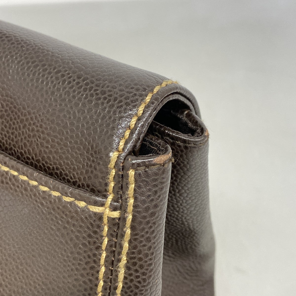 【6ga0053-k】シャネル ショルダーバッグ ワイルドステッチ キャビアスキン ダークブラウン シャンパンゴールド金具【中古】レディース