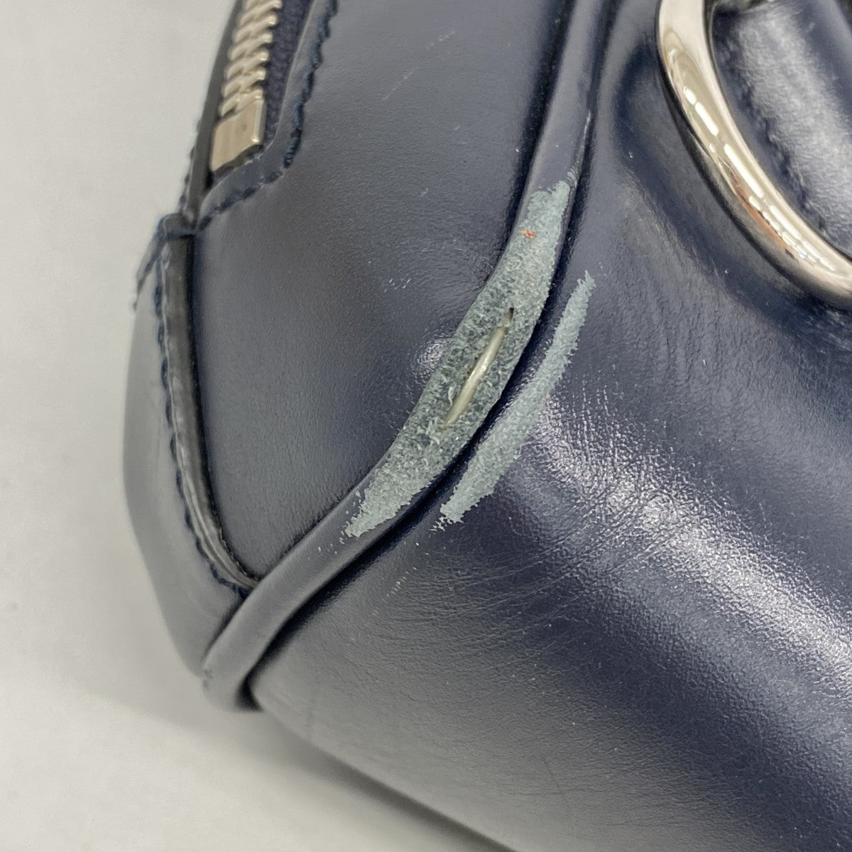 【6ga0065-k】グッチ ボディバッグ グッチシマ 450970 レザー ネイビー シルバー金具【中古】メンズ