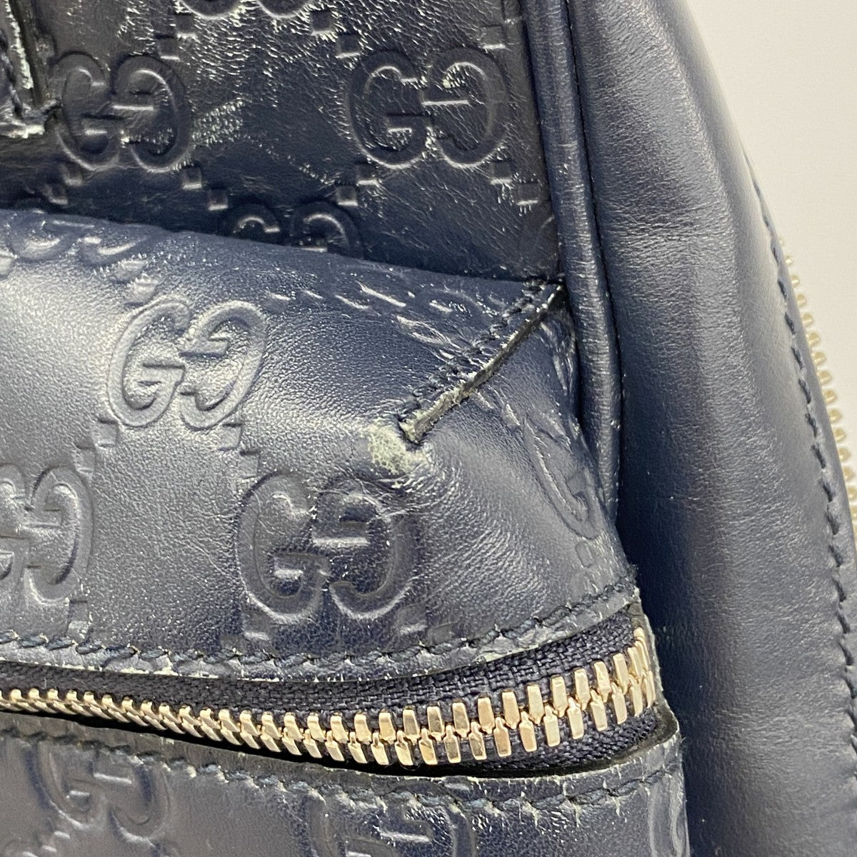 【6ga0065-k】グッチ ボディバッグ グッチシマ 450970 レザー ネイビー シルバー金具【中古】メンズ
