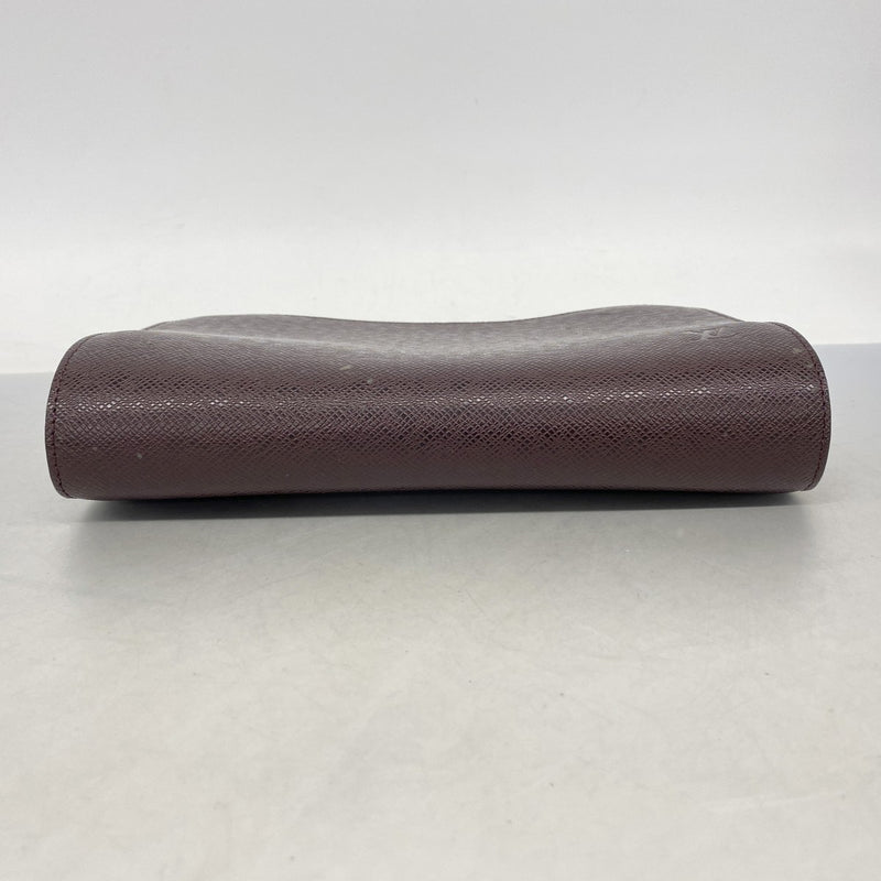 【6ga0069-k】ルイヴィトン クラッチバッグ タイガ バイカル M30186 アカジュー【中古】メンズ