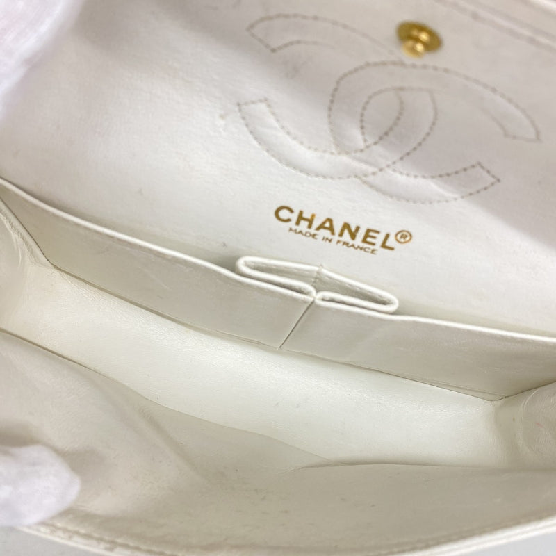 【6ga0117】シャネル ショルダーバッグ マトラッセ Wフラップ Wチェーン ラムスキン ホワイト ゴールド金具【中古】レディース