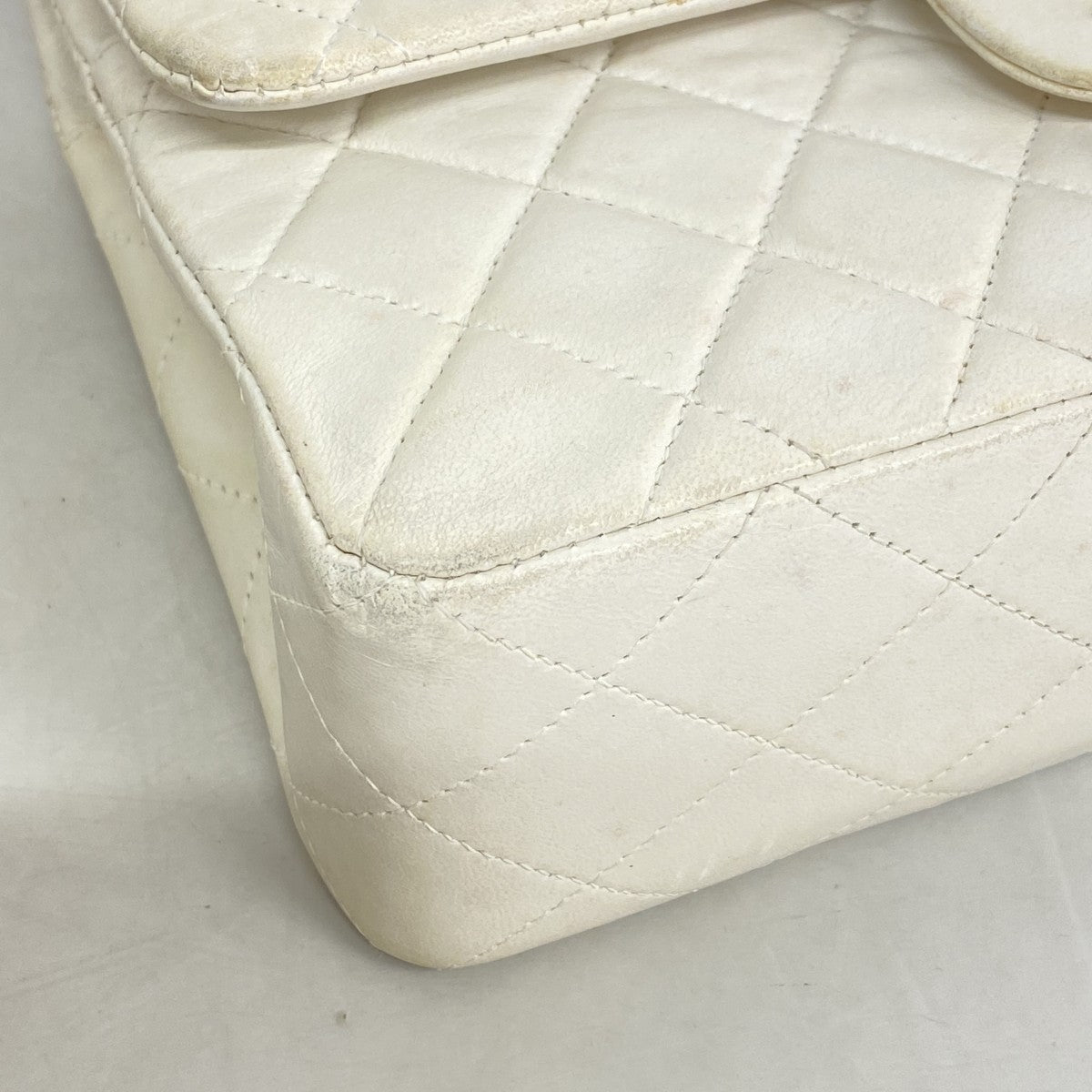 【6ga0117】シャネル ショルダーバッグ マトラッセ Wフラップ Wチェーン ラムスキン ホワイト ゴールド金具【中古】レディース