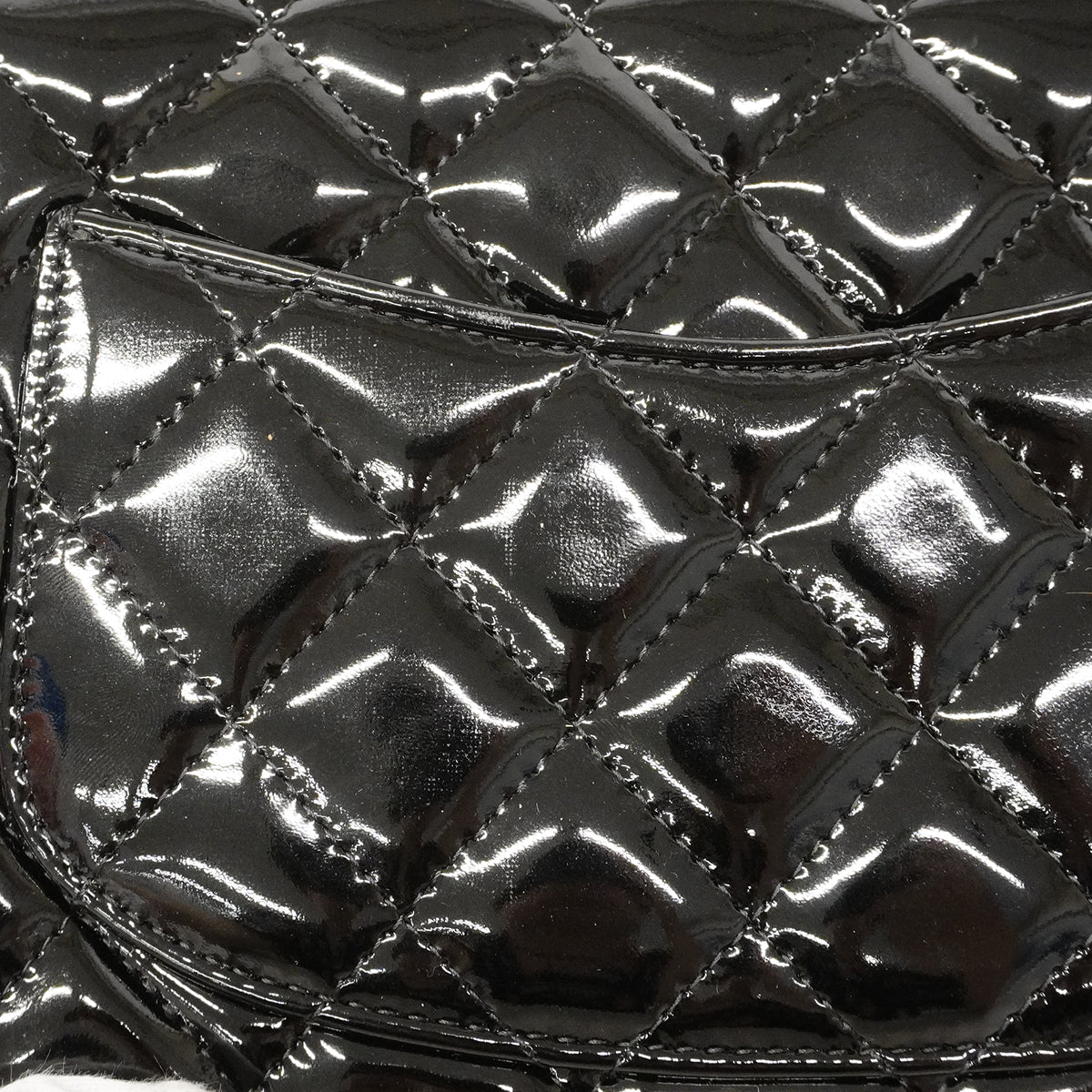 【6ga0139-h】シャネル ショルダーバッグ ミニマトラッセ チェーンショルダー パテントレザー ブラック シルバー金具【中古】レディース