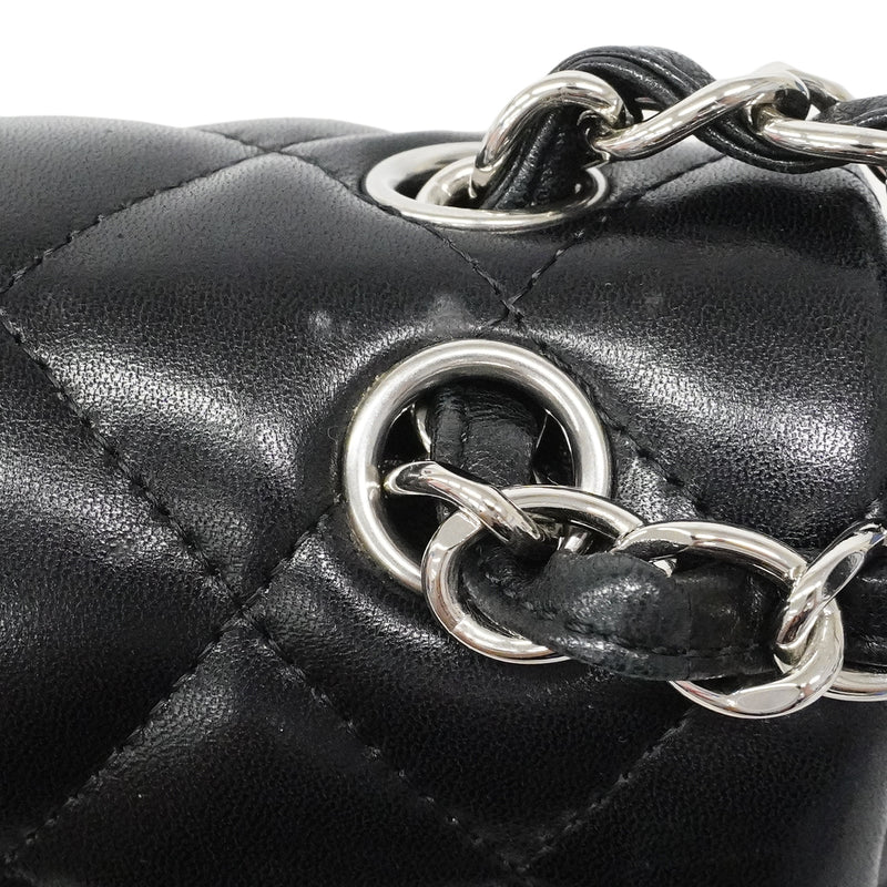【6ga0142-h】シャネル ショルダーバッグ デカマトラッセ Wフラップ Wチェーン ラムスキン ブラック シルバー金具【中古】レディース