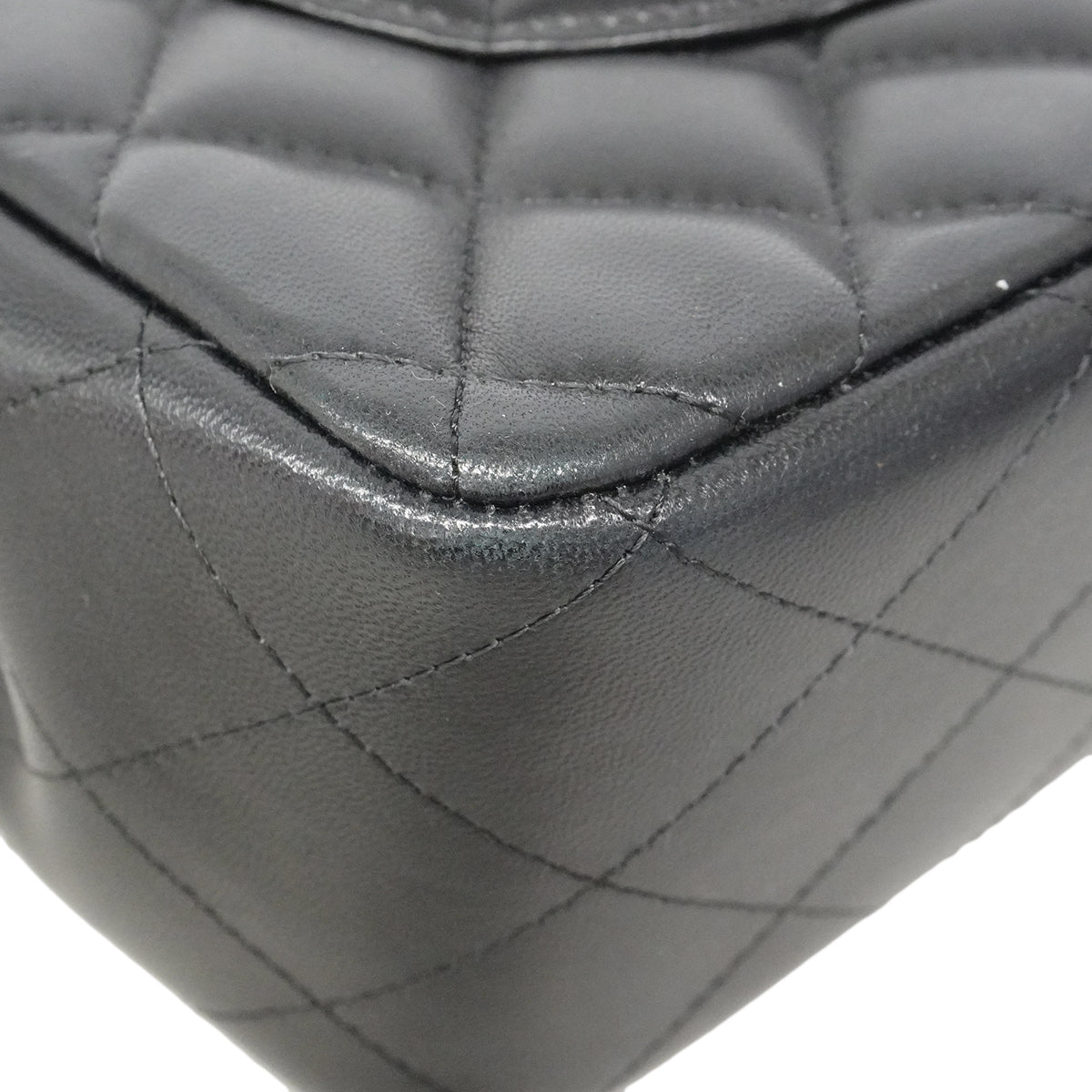 【6ga0142-h】シャネル ショルダーバッグ デカマトラッセ Wフラップ Wチェーン ラムスキン ブラック シルバー金具【中古】レディース