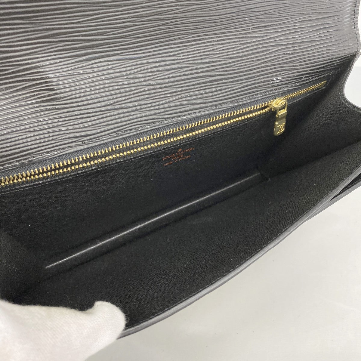 【6ga0167-k】ルイヴィトン クラッチバッグ エピ ポシェットセリエドラゴンヌ M52612 ノワール【中古】レディース