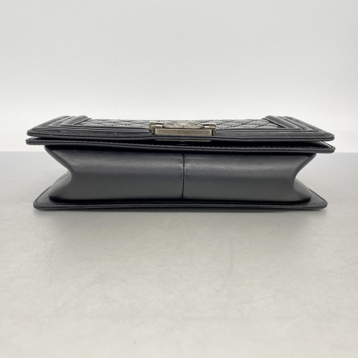 【6ga0191-k】シャネル ショルダーバッグ ボーイシャネル チェーンショルダー パテントレザー ブラック シルバー金具【中古】レディース