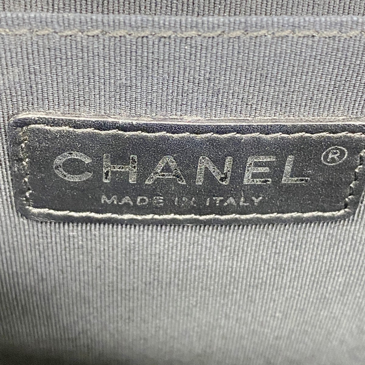 【6ga0191-k】シャネル ショルダーバッグ ボーイシャネル チェーンショルダー パテントレザー ブラック シルバー金具【中古】レディース