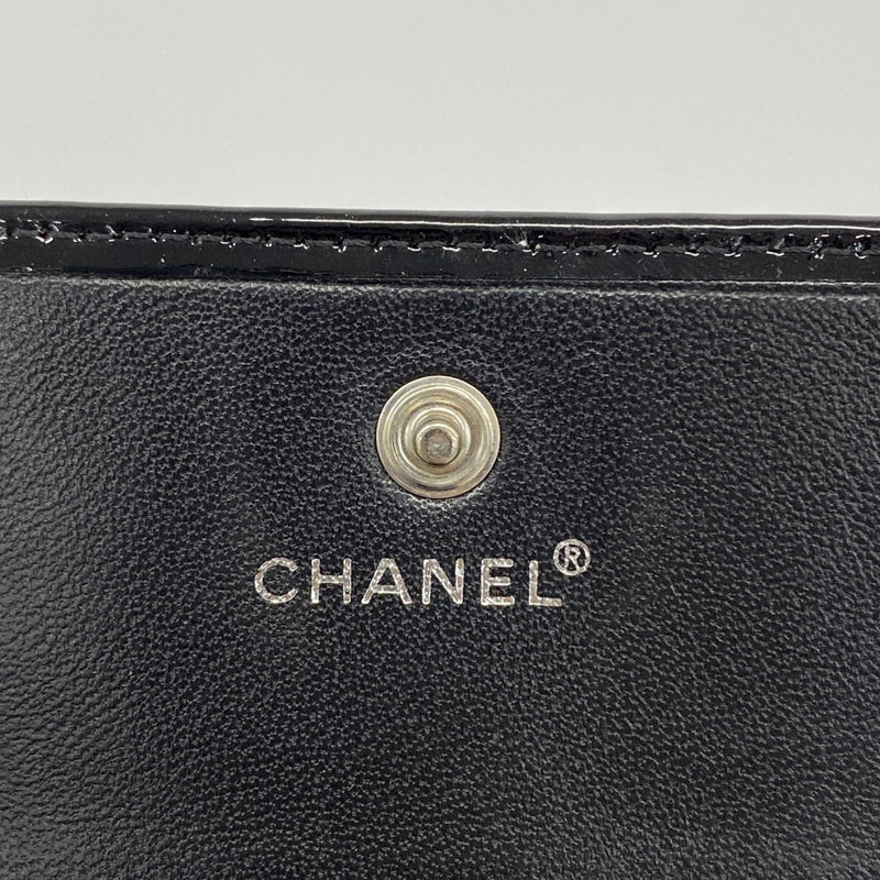 【6ga0210】シャネル 三つ折り財布 パテントレザー ブラック シルバー金具【中古】レディース