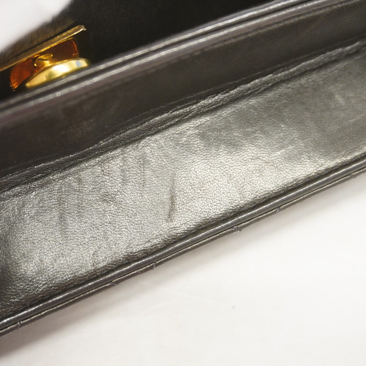 【6ga0211】シャネル ショルダーバッグ マトラッセ チェーンショルダー ラムスキン ブラック ゴールド金具【中古】レディース