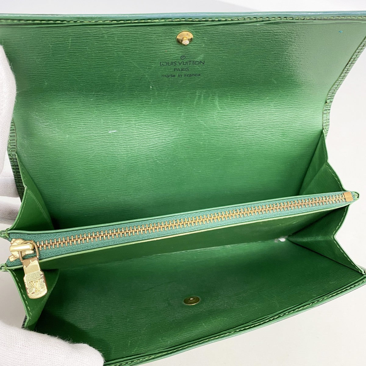 【6ga0259】ルイヴィトン 長財布 エピ ポシェットポルトモネクレディ M63574 ボルネオグリーン【中古】レディース