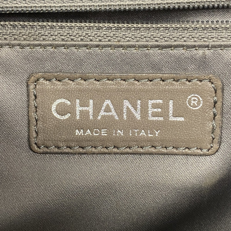 【6ga0280】シャネル ショルダーバッグ マトラッセ Wチェーン レザー ブラック シルバー金具【中古】レディース
