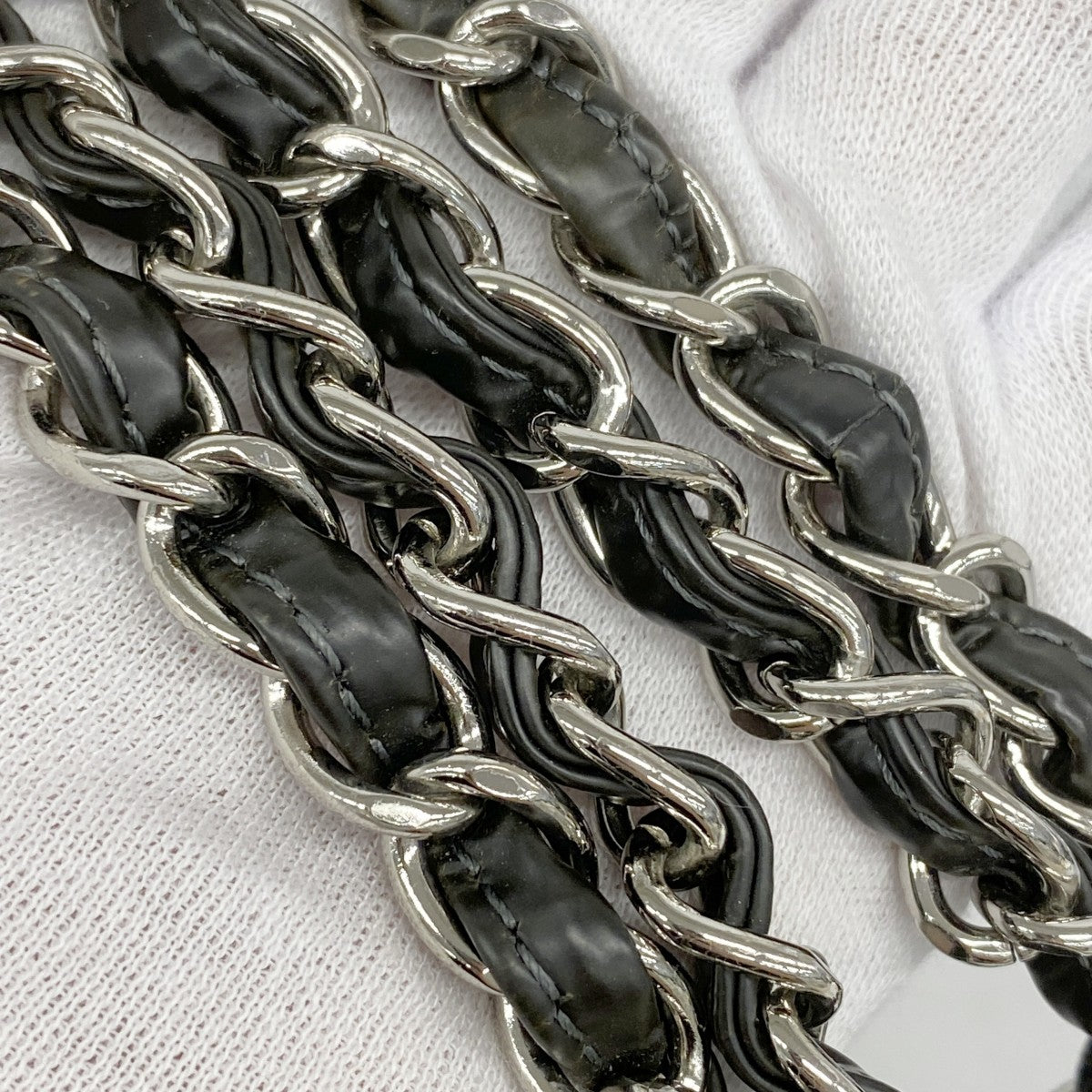 【6ga0280】シャネル ショルダーバッグ マトラッセ Wチェーン レザー ブラック シルバー金具【中古】レディース