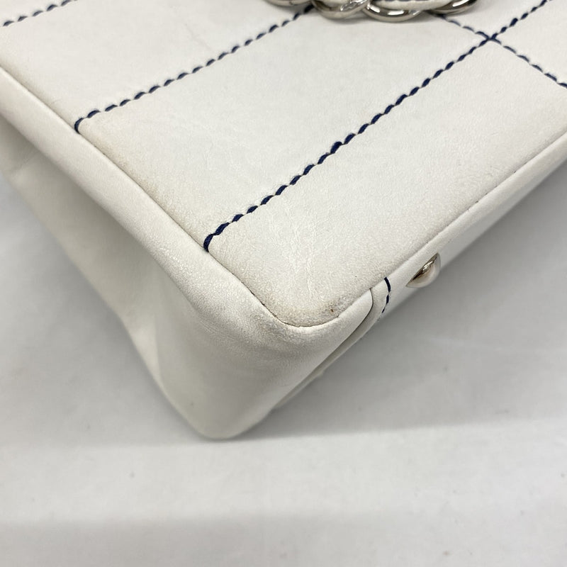 【6ga0334-k】シャネル チェーントート ワイルドステッチ チョコバー レザー ホワイト シルバー金具【中古】レディース