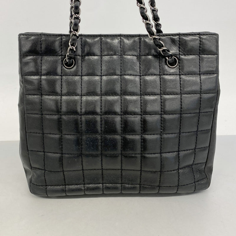 【6ga0335-k】シャネル チェーントート 2.55/チョコバー ラムスキン ブラック シルバー金具【中古】レディース