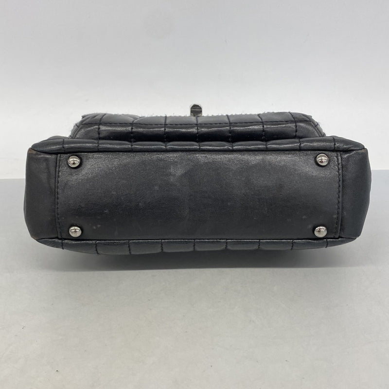 【6ga0335-k】シャネル チェーントート 2.55/チョコバー ラムスキン ブラック シルバー金具【中古】レディース