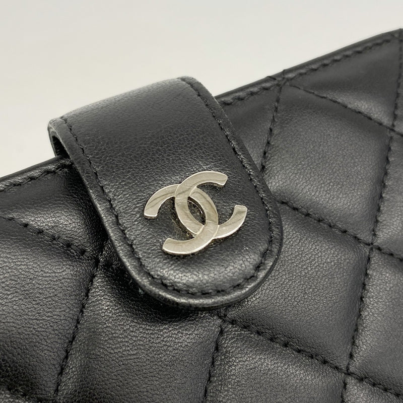 【6ga0339-k】シャネル 財布 マトラッセ ラムスキン ブラック シルバー金具【中古】レディース