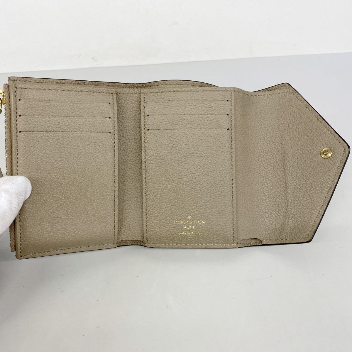 【6ga0340-k】ルイヴィトン 三つ折り財布 モノグラム・アンプラント バイカラー ポルトフォイユヴィクトリーヌ M81861 トゥルトレール/クレーム【中古】レディース