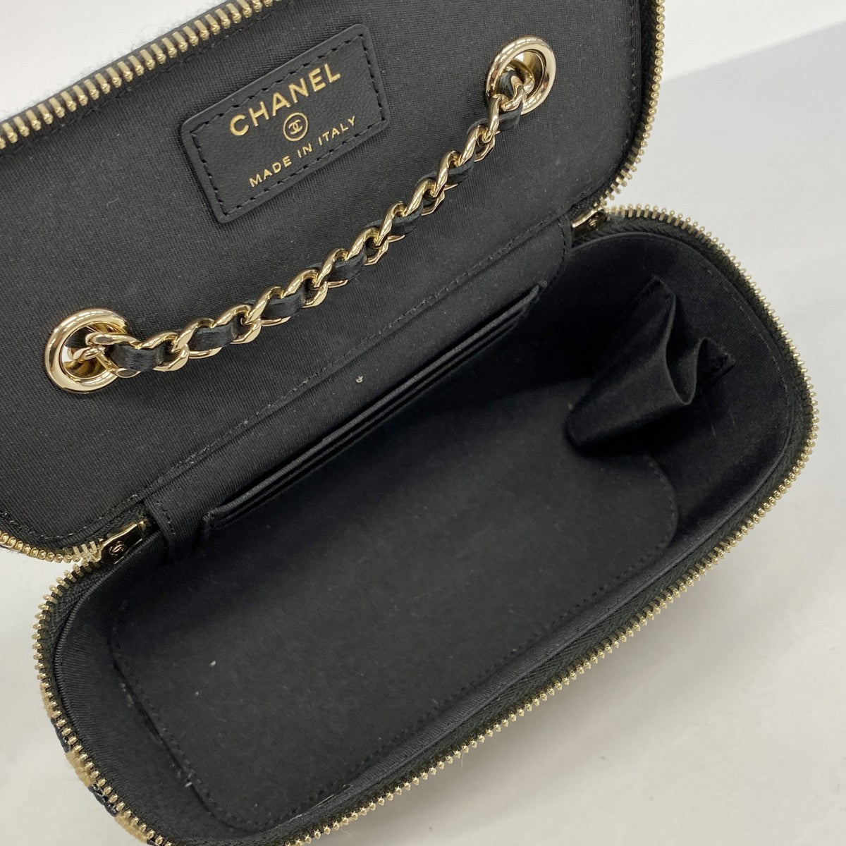【6ga0352-k】シャネル ショルダーバッグ ラフィア ベージュ ブラック シャンパンゴールド金具【中古】レディース
