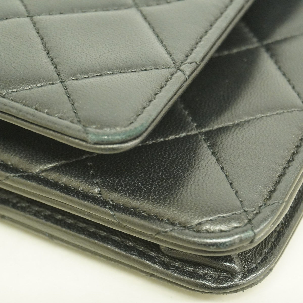 【6ga0362-k】シャネル ショルダーウォレット マトラッセ チェーンショルダー ラムスキン ブラック シルバー金具【中古】レディース