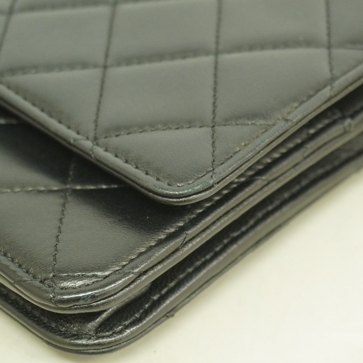 【6ga0362-k】シャネル ショルダーウォレット マトラッセ チェーンショルダー ラムスキン ブラック シルバー金具【中古】レディース