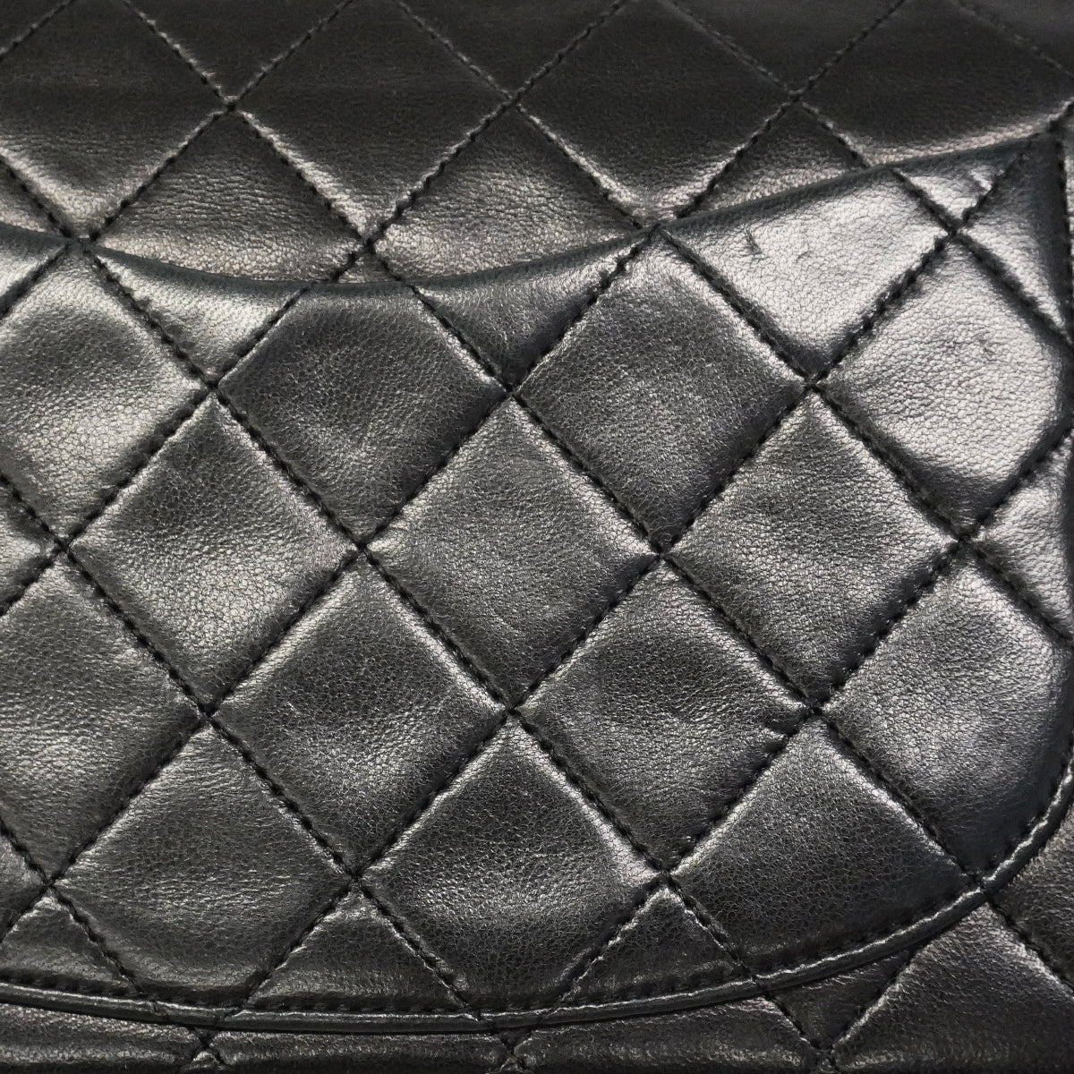 【6ga0379】シャネル ショルダーバッグ マトラッセ Wフラップ Wチェーン ラムスキン ブラック ゴールド金具【中古】レディース