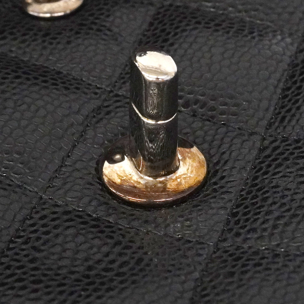 【6ga0388】シャネル ショルダーバッグ デカマトラッセ Wフラップ Wチェーン キャビアスキン ブラック シルバー金具【中古】レディース