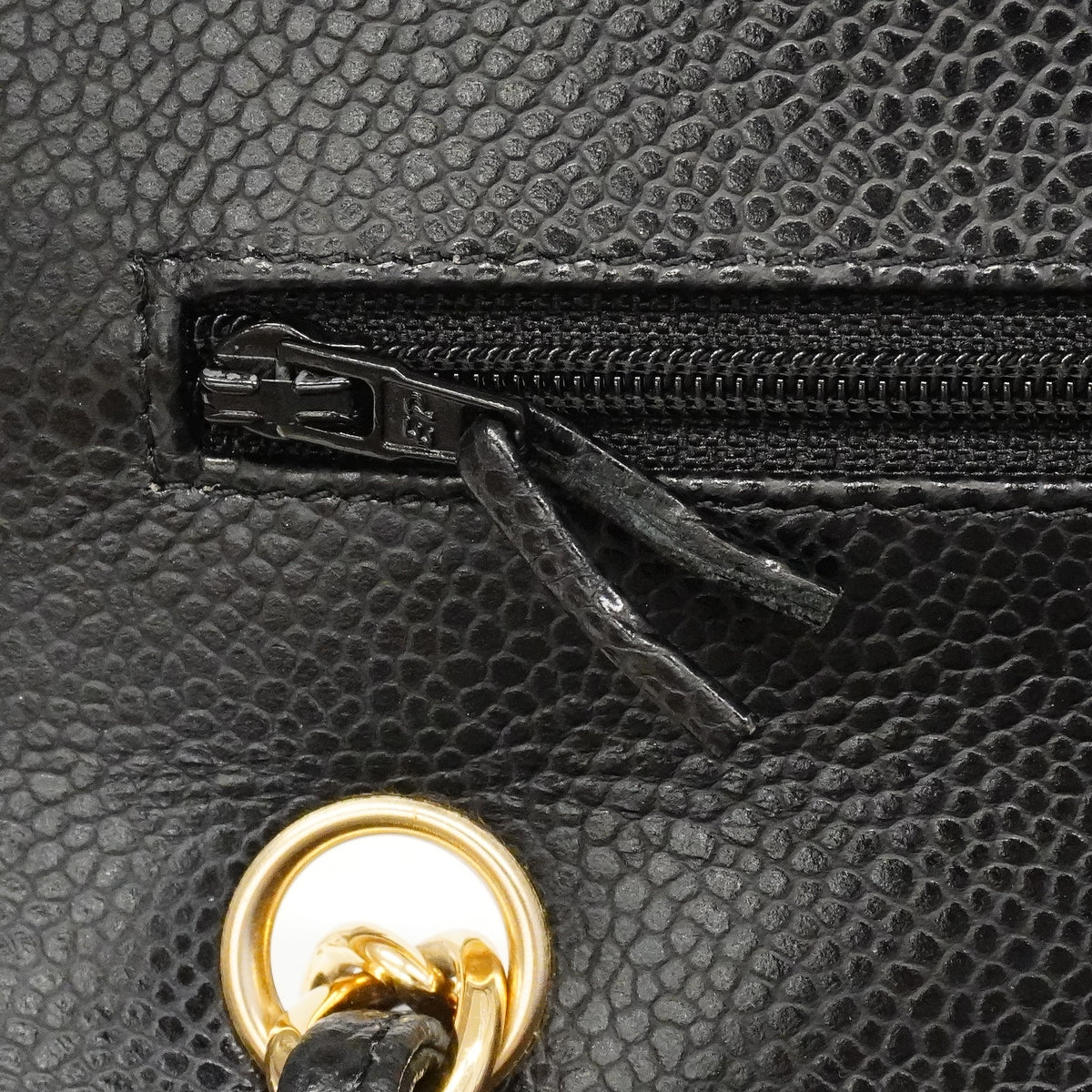 【6ga0395】シャネル ショルダーバッグ デカマトラッセ Wフラップ Wチェーン キャビアスキン ブラック ゴールド金具【中古】レディース