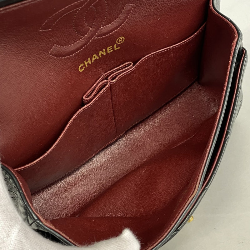 【6ga0445-h】シャネル ショルダーバッグ マトラッセ Wフラップ Wチェーン ラムスキン ブラック ゴールド金具【中古】レディース