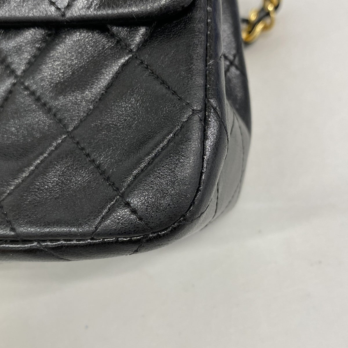 【6ga0445-h】シャネル ショルダーバッグ マトラッセ Wフラップ Wチェーン ラムスキン ブラック ゴールド金具【中古】レディース