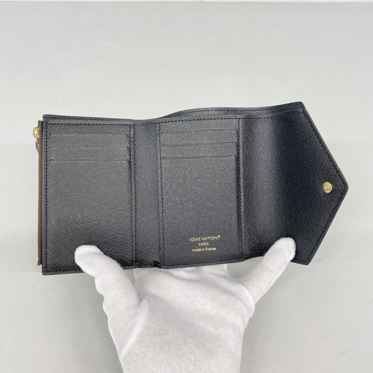 【6ga0594-k】ルイヴィトン 三つ折り財布 モノグラム・リバース ポルトフォイユヴィクトリーヌ M81557 ブラウン【中古】レディース