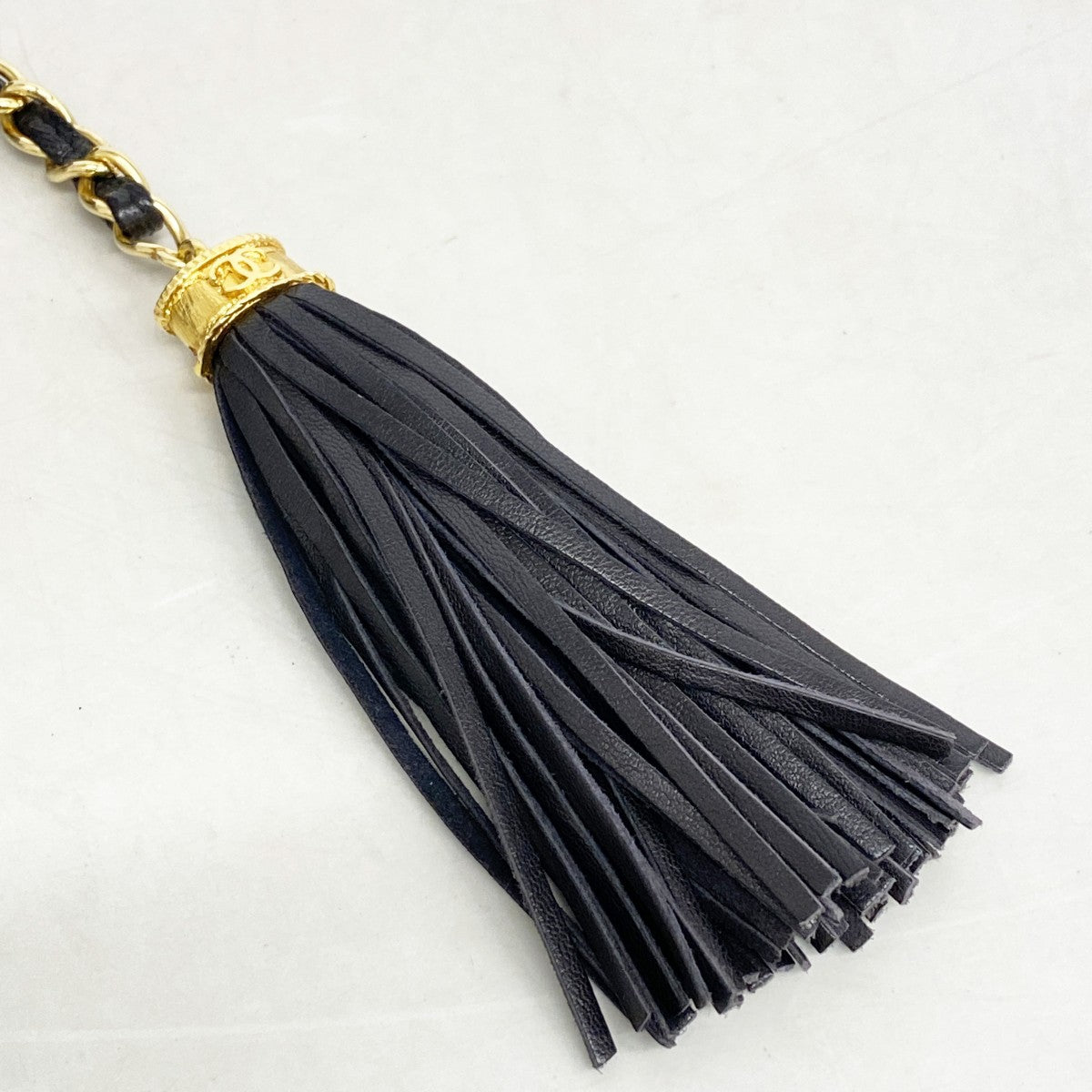 【6ga0617-k】シャネル ポーチ ラムスキン ブラック ゴールド金具【中古】レディース