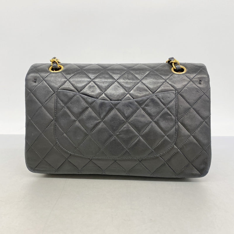 【6ga0677-h】シャネル ショルダーバッグ マトラッセ Wフラップ Wチェーン ラムスキン ブラック ゴールド金具【中古】レディース
