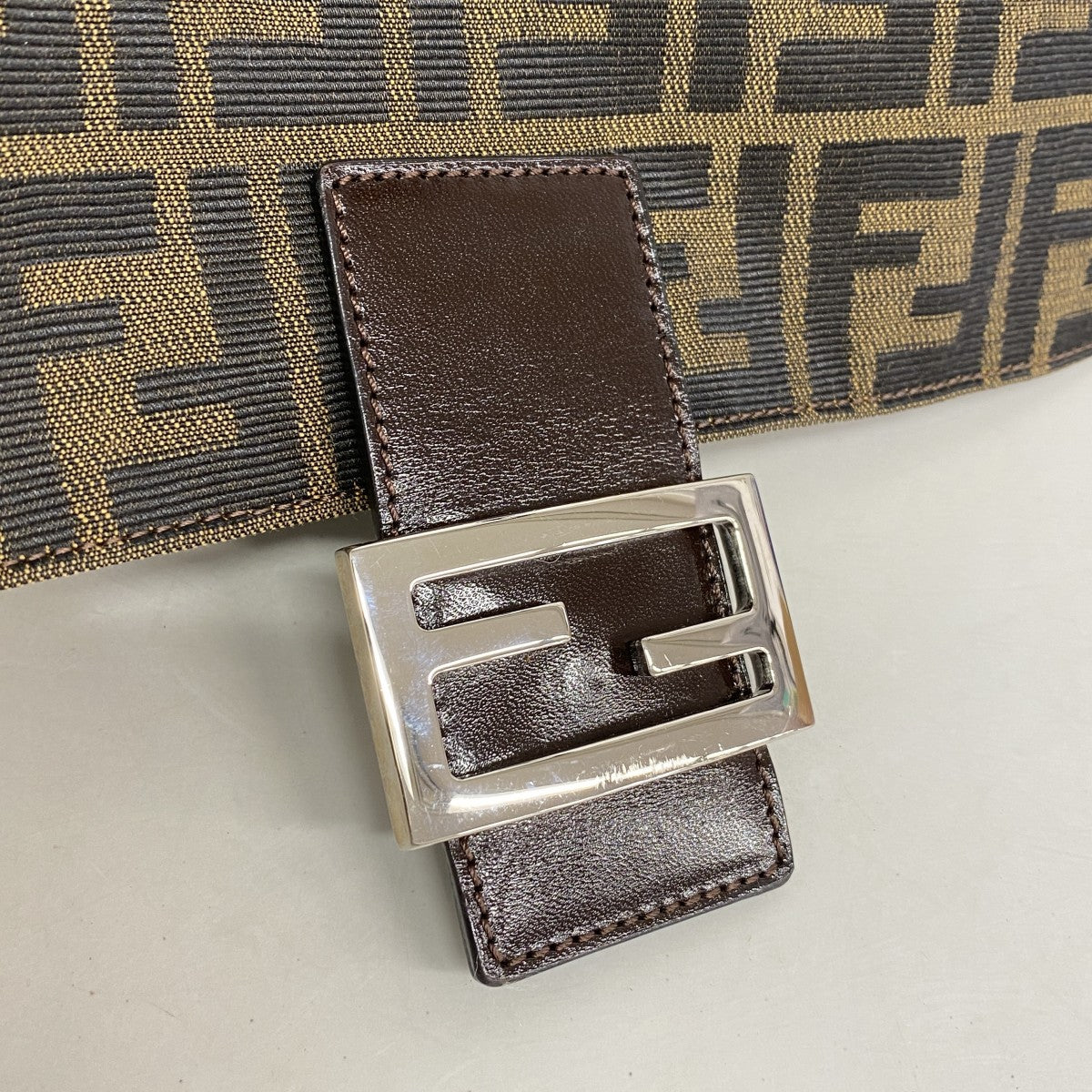 【6gb1071】フェンディ ハンドバッグ ズッカ マンマバケット ナイロンキャンバス ブラウン シルバー金具【中古】レディース