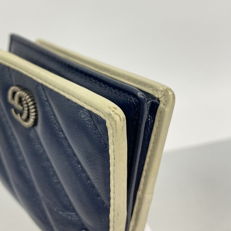 【6gb1256-k】グッチ 財布 GGマーモント 573811 レザー ネイビー ホワイト シルバー金具【中古】レディース
