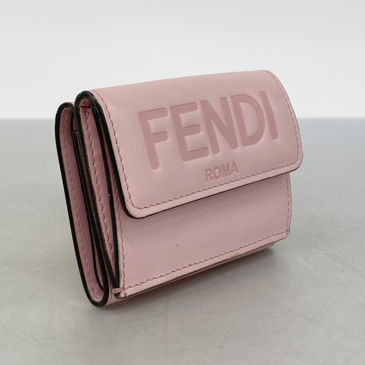【6gb1323】フェンディ 三つ折り財布 レザー ピンク ゴールド金具【中古】レディース