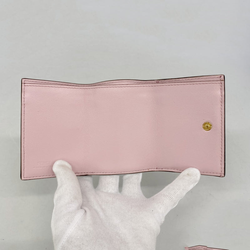 【6gb1323】フェンディ 三つ折り財布 レザー ピンク ゴールド金具【中古】レディース