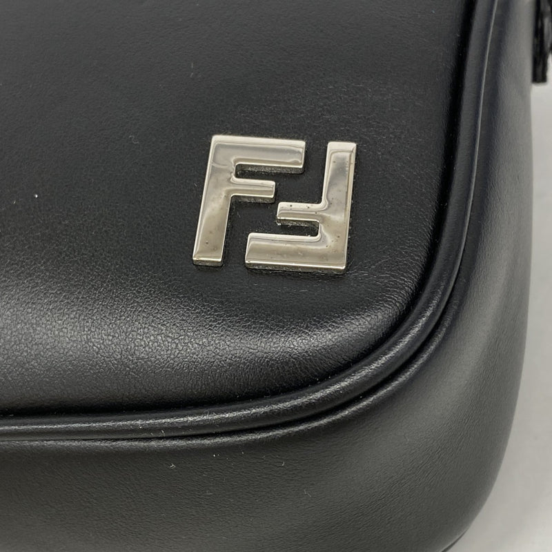 【6gb1324】フェンディ ショルダーバッグ ズッカ PVC レザー ブラック シルバー金具【中古】メンズ