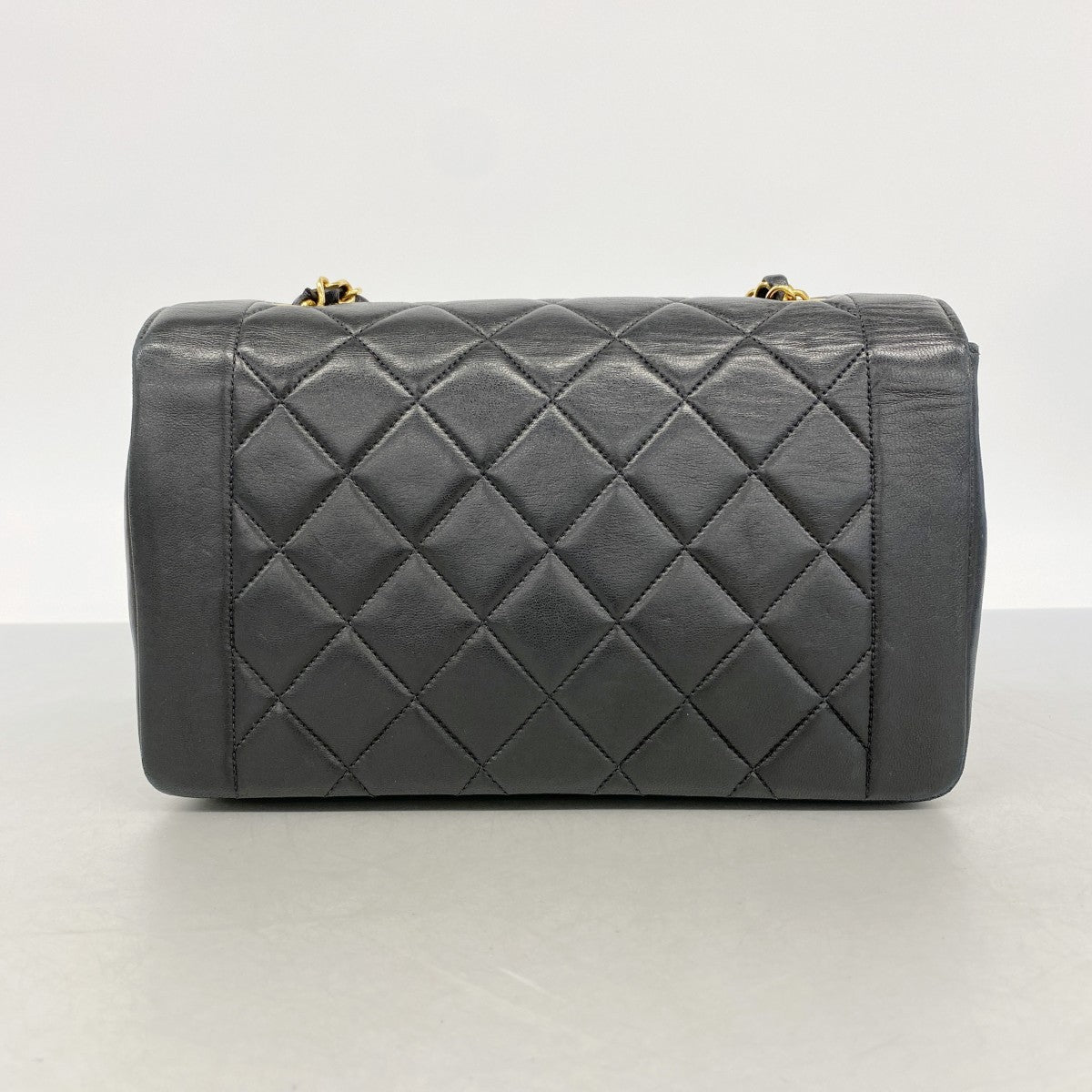 【6gb1353】シャネル ショルダーバッグ ダイアナ チェーンショルダー ラムスキン ブラック ゴールド金具【中古】レディース
