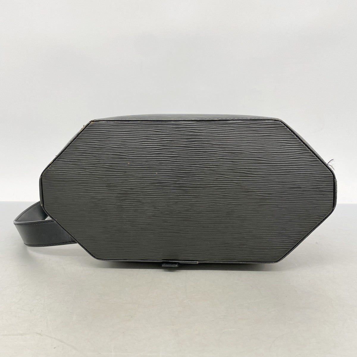 【6gb2024】ルイヴィトン ショルダーバッグ エピ サックアド M80153 ノワール【中古】レディース