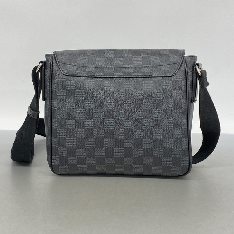 【6gc2439-k】ルイヴィトン ショルダーバッグ ダミエ・グラフィット ディストリクトPM N41260 ブラック グレー【中古】メンズ