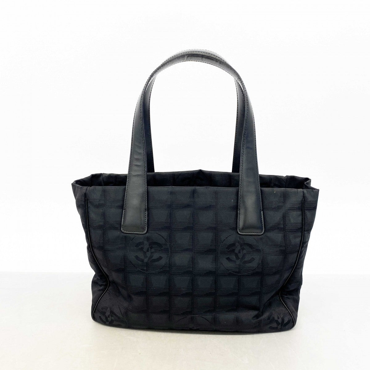 【6gc2464】シャネル トートバッグ ニュートラベル ナイロン ブラック ゴールド金具【中古】レディース