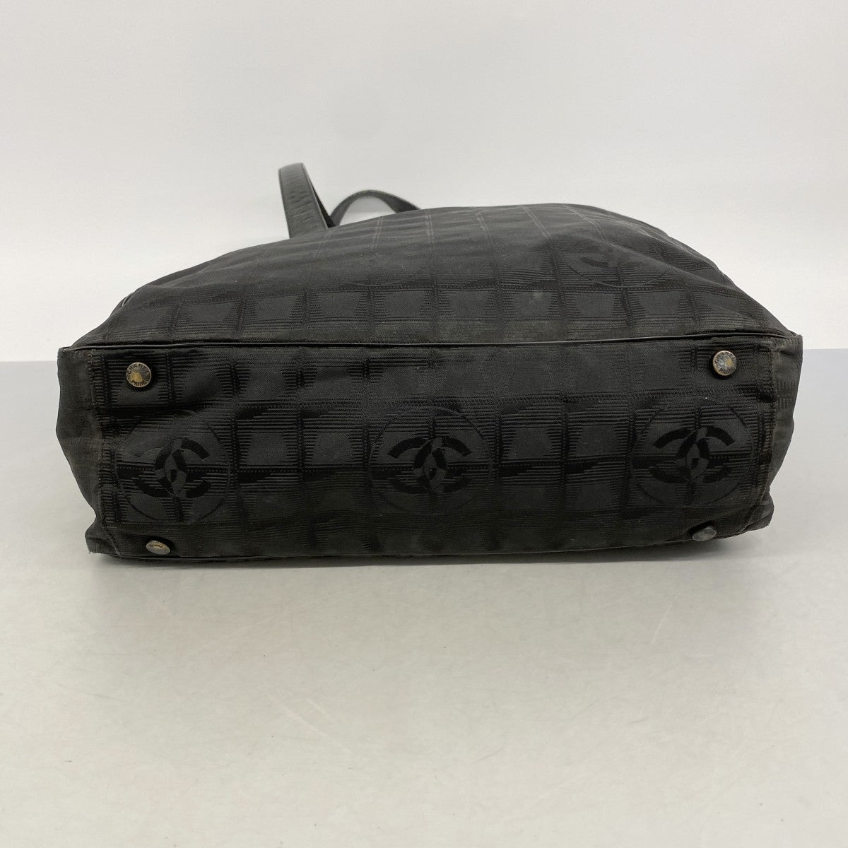 【6gc2509-k】シャネル トートバッグ ニュートラベル ナイロン ブラック ゴールド金具【中古】レディース