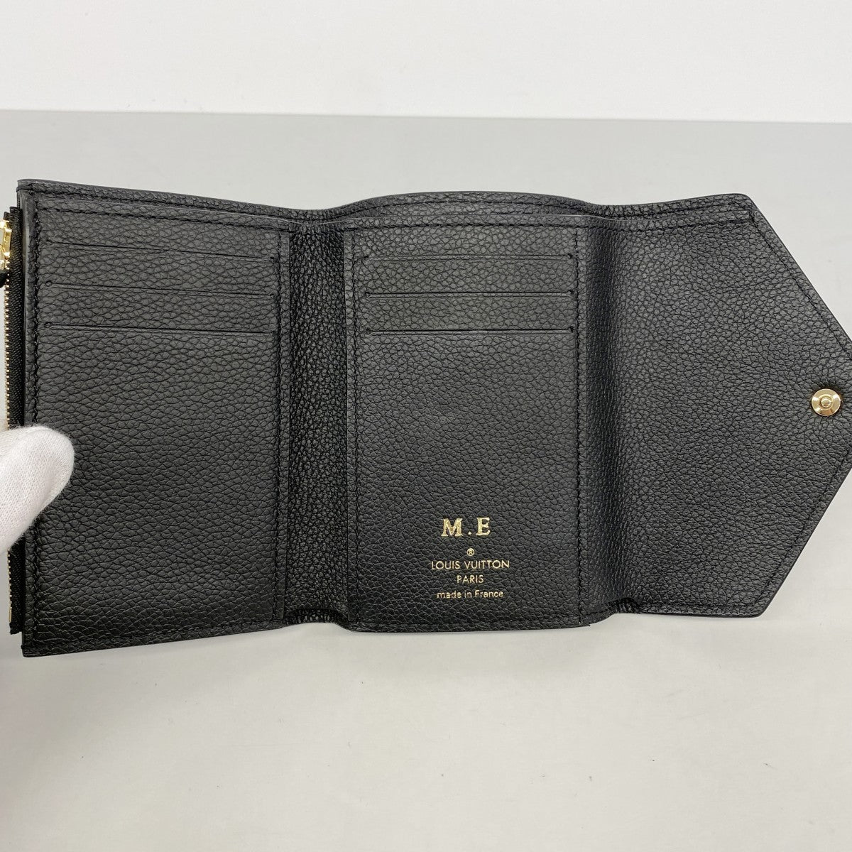 【6gc2519-k】ルイヴィトン 三つ折り財布 モノグラム・アンプラント ポルトフォイユヴィクトリーヌ M64060 ノワール【中古】レディース