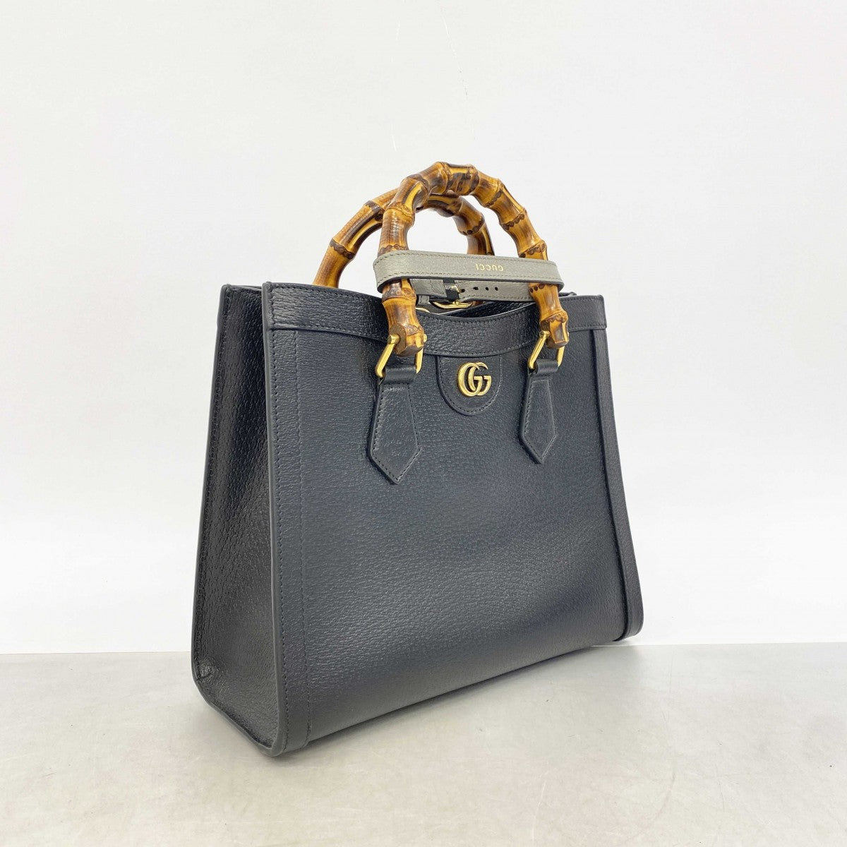 【6gc2534-k】グッチ ハンドバッグ ダイアナ 702721 レザー ブラック ゴールド金具 2wayバッグ【中古】レディース