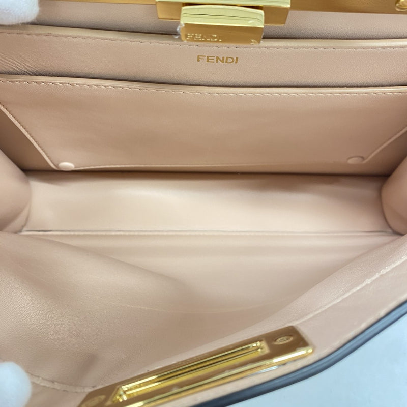 【6gc2535】フェンディ ハンドバッグ ピーカブー アイシーユー レザー ホワイト ゴールド金具【中古】レディース