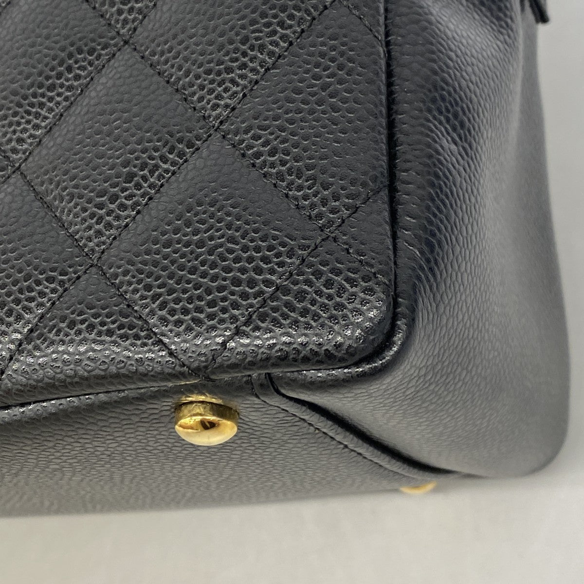 【6gc2536】シャネル ハンドバッグ マトラッセ キャビアスキン ブラック ゴールド金具【中古】レディース