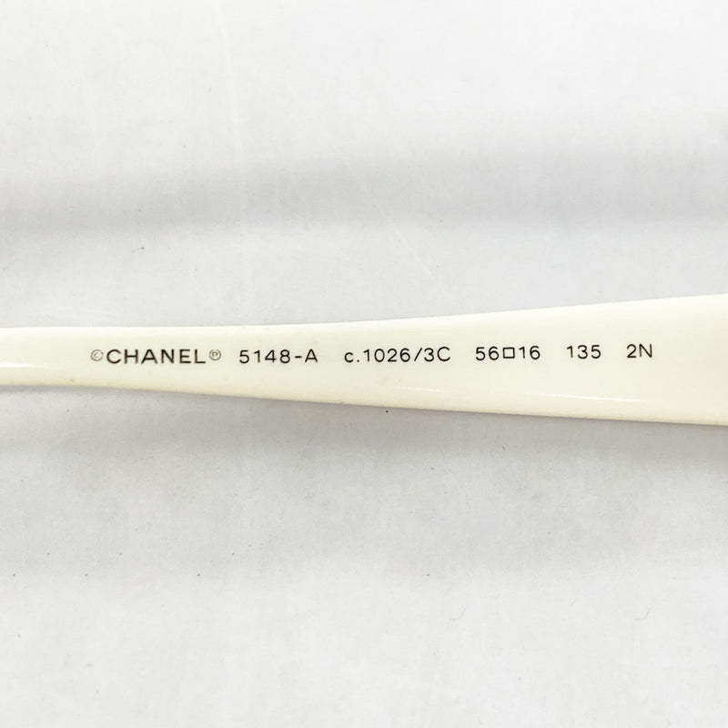 【6gc2552】シャネル サングラス 5148-A プラスチック ブラック ホワイト シルバー金具【中古】レディース